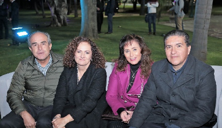  Felipe González, Teté, Mónica Alvarado y Roberto Duculumbier.