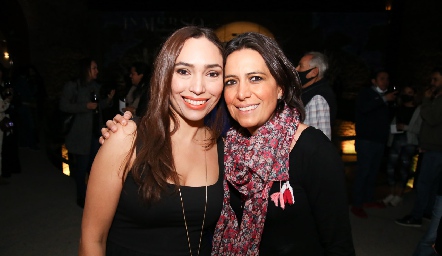  Sylvia Torres y Sofía Loredo.