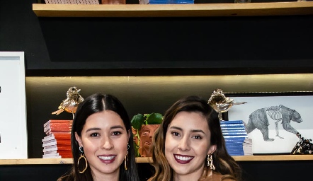 Montse del Valle y Daniela Navarro.