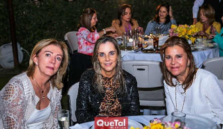  Ana Meade, Amparo Lomelín y Lucía Estrada.