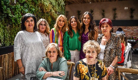 Diana Reyes, Carla Serna, Claudia Elena Hermosillo, Alejandra Castillo, Paulina Rodríguez, Mela Hernández, Soledad Piñero y Josefina de Hermosillo.