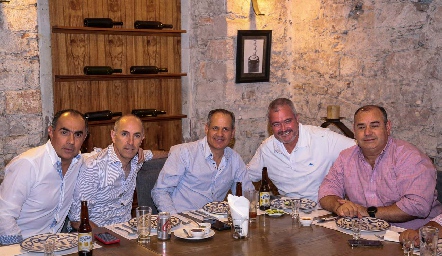  Fernando López, Juan Carlos Nieto, Ramón Gómez, Juan Hernández y Julio Herrera.