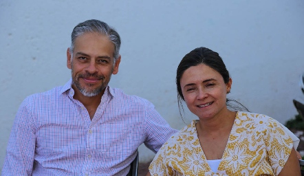  Alejandro y Paola García.