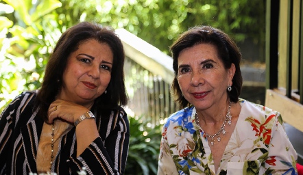  Cristina Reyes y Olga Mercado.