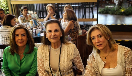  Martha Elena Muñiz, Raquel Eichelmann y Ana Meade.