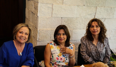  Ana Lu Medina, Ana Robles y Claudia Quintero.