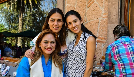  Danae Enriquez, Pilar Allende y Claudia Díaz de León.