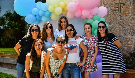  María Torres con sus amigas.
