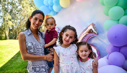  Claudia Díaz de León, Iker, Inés y Natalia.