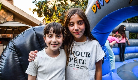  Gaby y Renata.