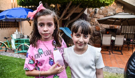 AnaSofí y Gaby.
