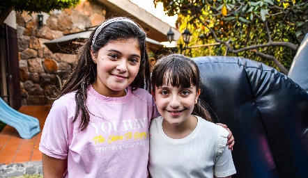 MaríaInés Rueda y Gaby.