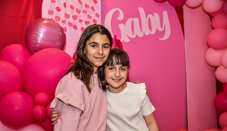 Nelly Ortega y Gaby Sarquis.