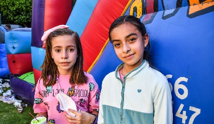  Ana Sofía Lizaola y Regina Apolo.