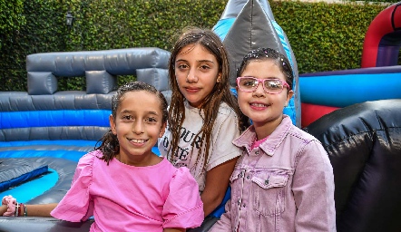  Isa Casillas, Vale Mercado y Renata Stevens.