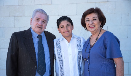  Pedro Ruiz, Mauricio Ruiz y Kukis Martínez .