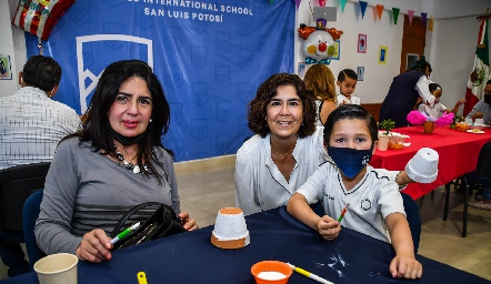  Sandra Galván, Diego Vidal y Aurora Castillo.