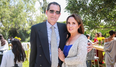  Rodrigo Tirado y Esther Veloz.