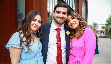  Mariana Morales, Tomás Loredo y Cassandra Cortés.