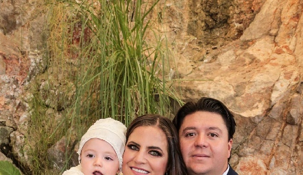  Danitza Lozano y Daniel Zollino con su hijo Diego.