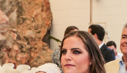  Danitza Lozano con su hijo Diego.