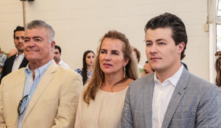  Roberto, Patricia y Gastón Lozano.