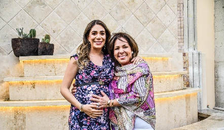  Laura Álvarez de Lorca con su hija Andrea Lorca de Gordoa.