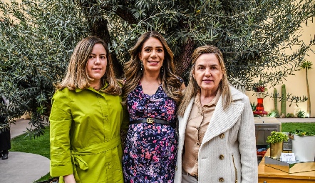 Priscila Gordoa, Andrea Lorca y Adriana González.