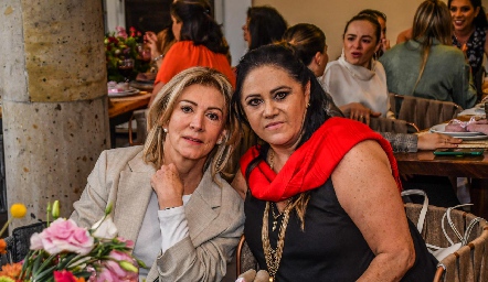  Ana de Lorca y Graciela Lorca.