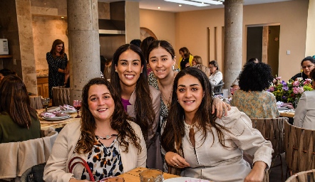  Sofía González, Sofía Delgadillo, Aurora Martínez y Scarlett Garelli.