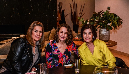  Mónica Leiva, Gloria Martínez y Coco Mendizábal.