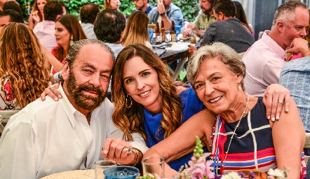  Óscar Torres Corzo, Eunice Camacho y Victoria Labastida.