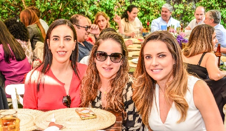  Mariana Tobías, Erika Von Der Meden y Adriana Medina.