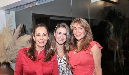  Silvia Medrano, María José Hernández y Nuria Lozano.