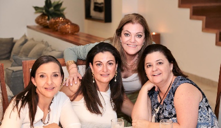  Reyna Pérez, Elsa, Montserrat y Margaret Lozano.