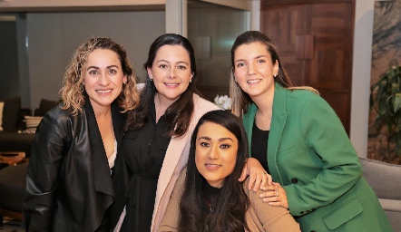  Elisa Salinas, Susana Lozano, Mimí Navarro y Andrea González.