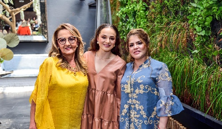  Fantina Mirabal, Nabil Saenz y Amira Baltazar.