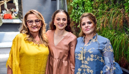  Fantina Mirabal, Nabil Saenz y Amira Baltazar.