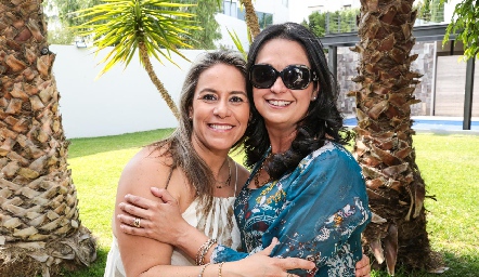  Michelle Zarur y Maricel Gutiérrez.