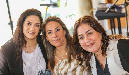 .Daniela Gutiérrez, Michelle Zarur y Deyanira.