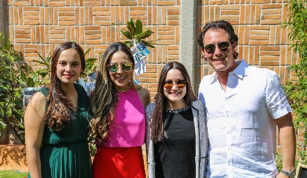  Mariana Yáñez, Italia Fuentes, Ana Muñoz y Ramón Baez.
