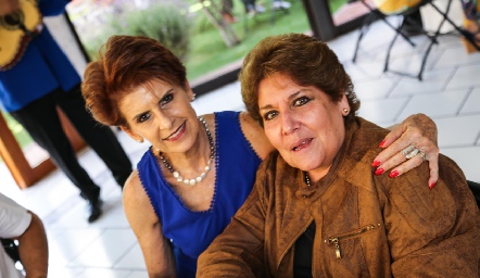  Edith Lamber y Patricia Díaz Infante.