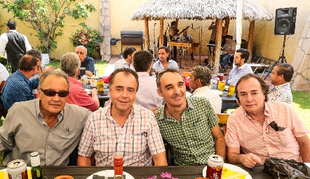  Manuel Paredes, Enrique González, Victoreli Guzmán y Claudio González.