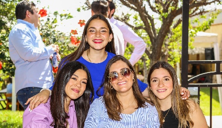  Andrea Foyo, Fernanda Espinosa, Carmen Rosillo y Mari Jo Torres.
