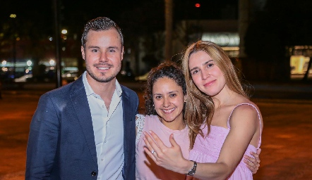  Humberto Meza, Pau Silos y Anasty Cano.