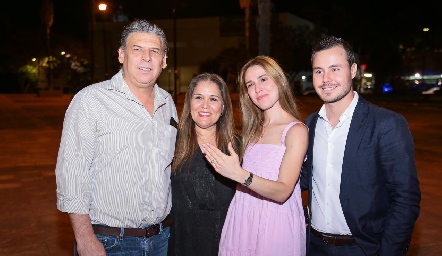  Francisco Eduardo Cano, Cristina Gálvez, Anasty Cano y Humberto Meza.