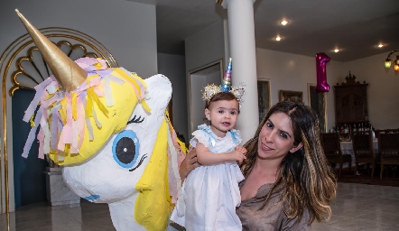  Maru González y su hija Ale González.