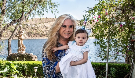 Maru Vilet con su nieta Ale González.