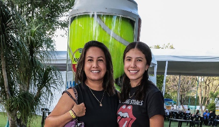   Julieta Andrade y Montse Vega.