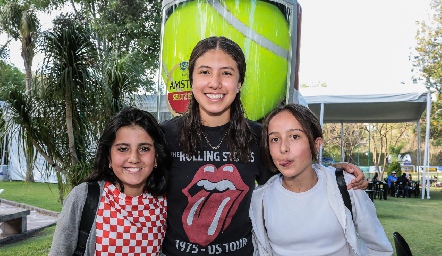  Fernanda Valle, Montse Vega y Sofi García.